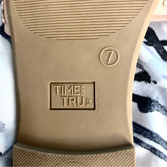 Time & And Tru Slides Sandals Size 7 Memory Foam Zig-Zag Beaded Design - Picture 6 of 6